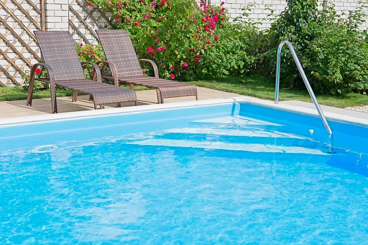 Piscina entrerrada prefabricada