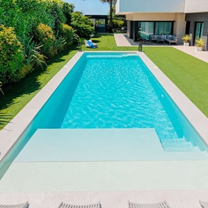 Piscinas de fibra/poliéster